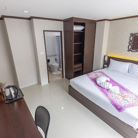 Отель The Chic Patong Номер фото