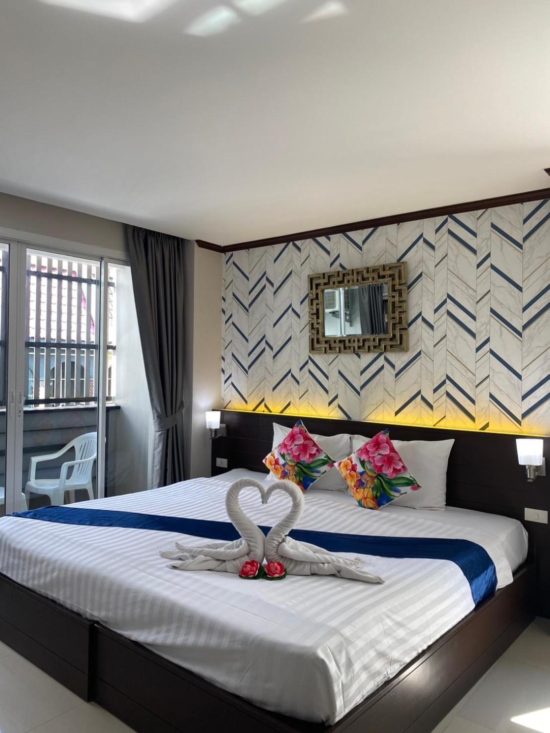 Отель The Chic Patong Номер фото